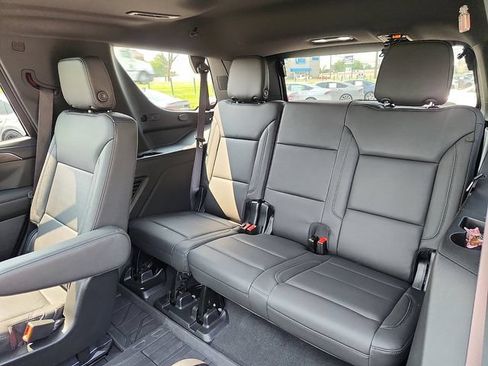 Used 2024 Chevrolet Tahoe LT w/ LT Signature Package AWD/4WD image 11