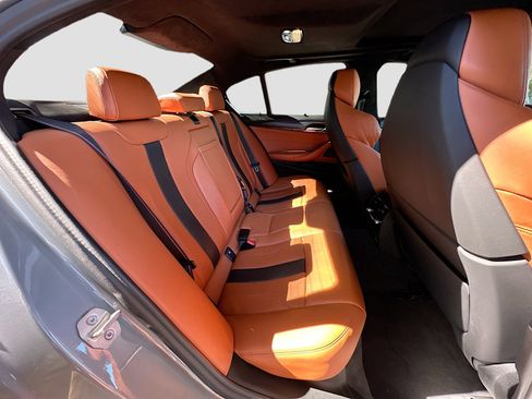 Used 2023 BMW M5 image 29