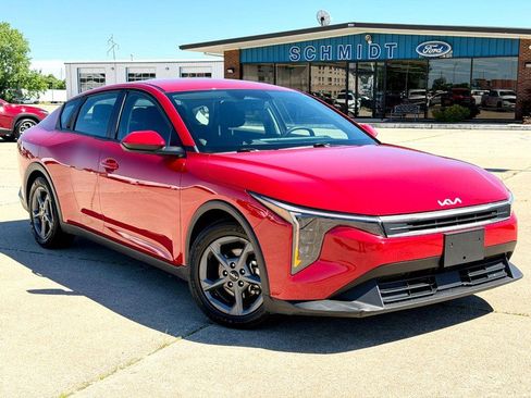 Used 2025 Kia K4 FWD image 2