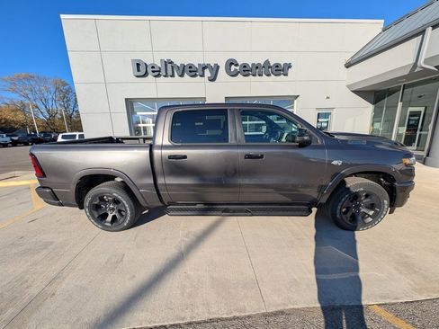 New 2026 RAM 1500 4x4 Crew Cab image 4