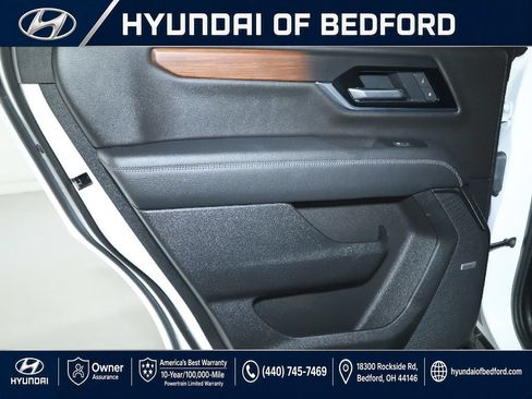Used 2025 GMC Yukon Denali AWD/4WD image 19