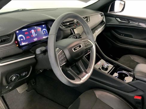 Used 2023 Jeep Grand Cherokee Altitude AWD/4WD image 14