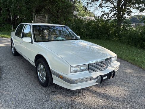 Used 1989 Cadillac Seville FWD image 7