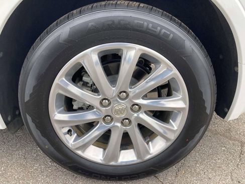 Used 2019 Buick Envision Essence FWD image 13
