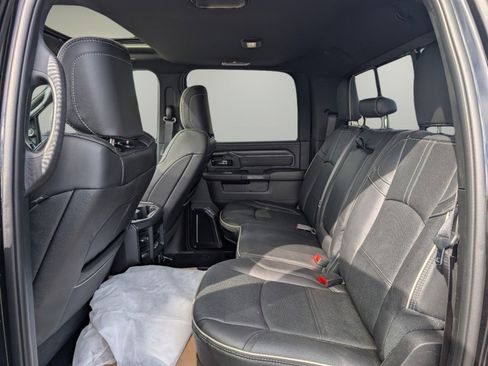 New 2024 RAM 2500 Limited image 16