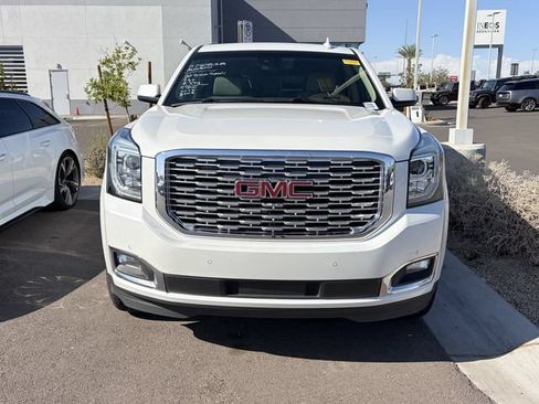 Used 2020 GMC Yukon Denali w/ Denali Premium Package AWD/4WD image 2