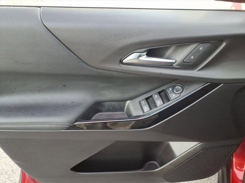 Used 2025 Chevrolet Equinox LT image 16