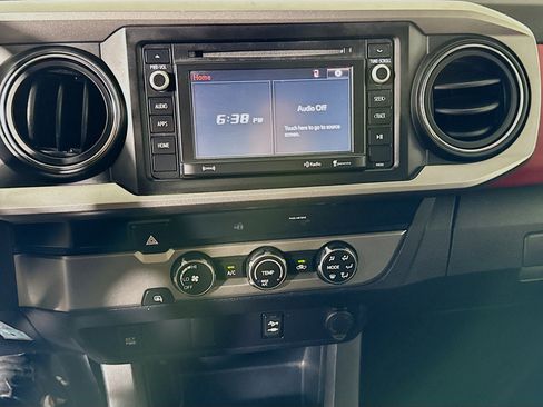 Used 2019 Toyota Tacoma SR5 RWD image 18