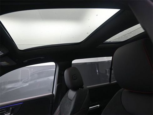 New 2024 Mercedes-Benz GLB 250 image 23