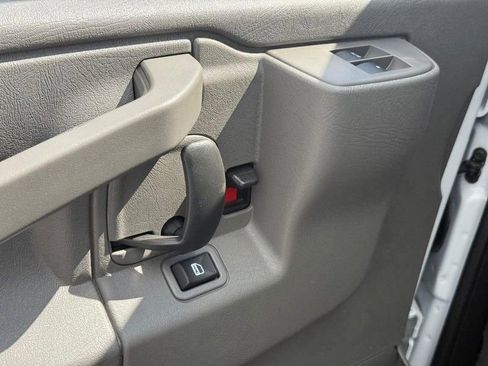 New 2025 Chevrolet Express 3500 Work Van w/ Power Convenience Package image 9