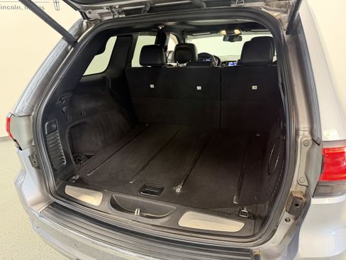 Used 2015 Jeep Grand Cherokee Overland AWD/4WD image 25