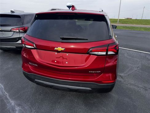 Used 2024 Chevrolet Equinox Premier w/ LPO, Floor Liner Package FWD image 3