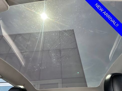 Used 2023 Tesla Model Y Long Range AWD/4WD image 18