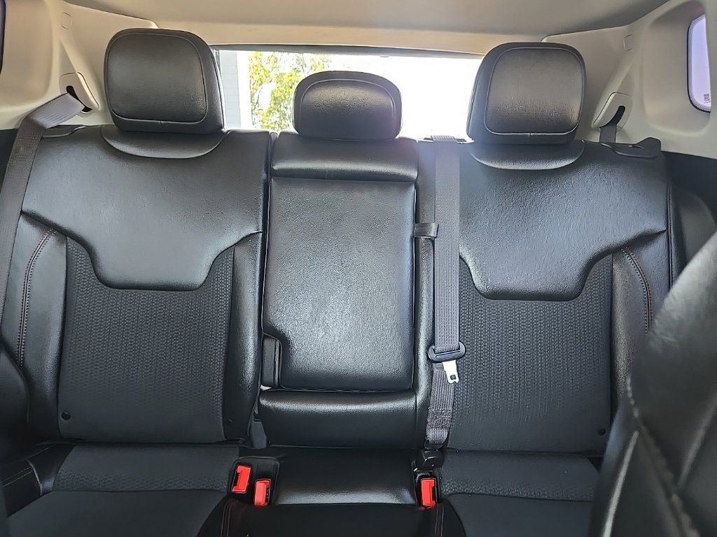Used 2022 Jeep Compass Trailhawk w/ Trailhawk Convenience Group AWD/4WD image 42