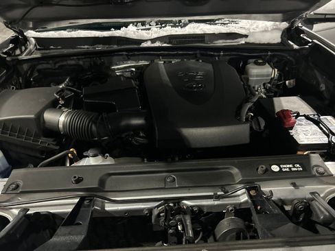 Used 2018 Toyota Tacoma TRD Off-Road image 26