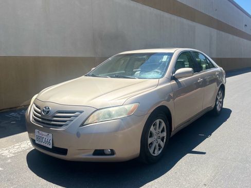 Used 2007 Toyota Camry XLE FWD image 1