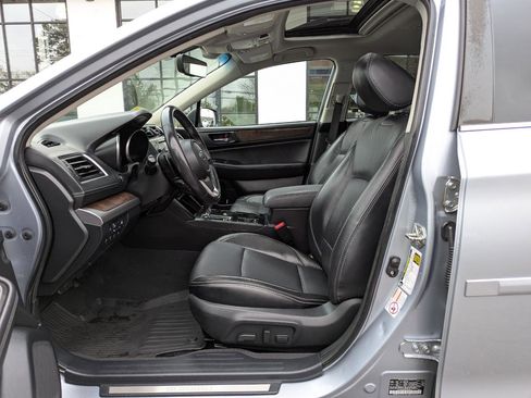 Used 2019 Subaru Outback 3.6R Limited AWD/4WD image 12