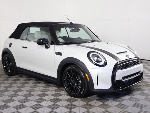 Used 2024 MINI Cooper S w/ Signature Upholstery Package FWD image 3