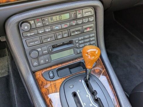 Used 1998 Jaguar XK8 Convertible image 22