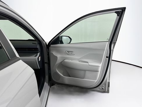 Used 2024 Hyundai Kona SEL FWD image 31