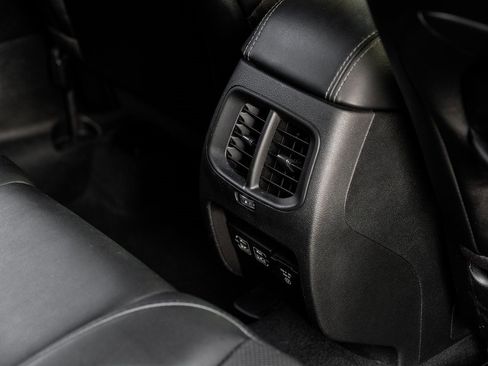 Used 2022 Jeep Cherokee Limited image 48