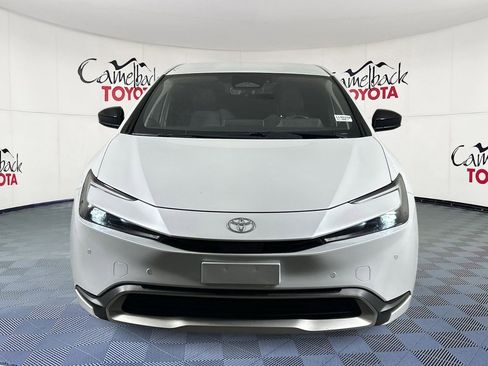 Used 2023 Toyota Prius Prime SE image 3