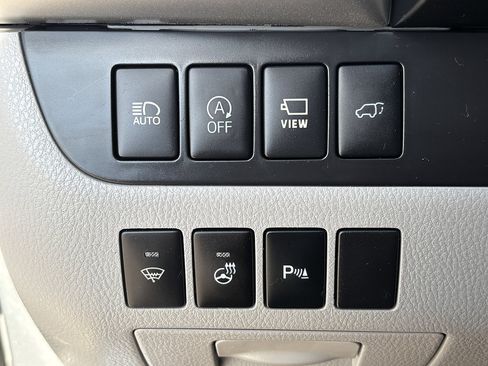 Used 2017 Toyota Highlander Limited Platinum FWD image 26
