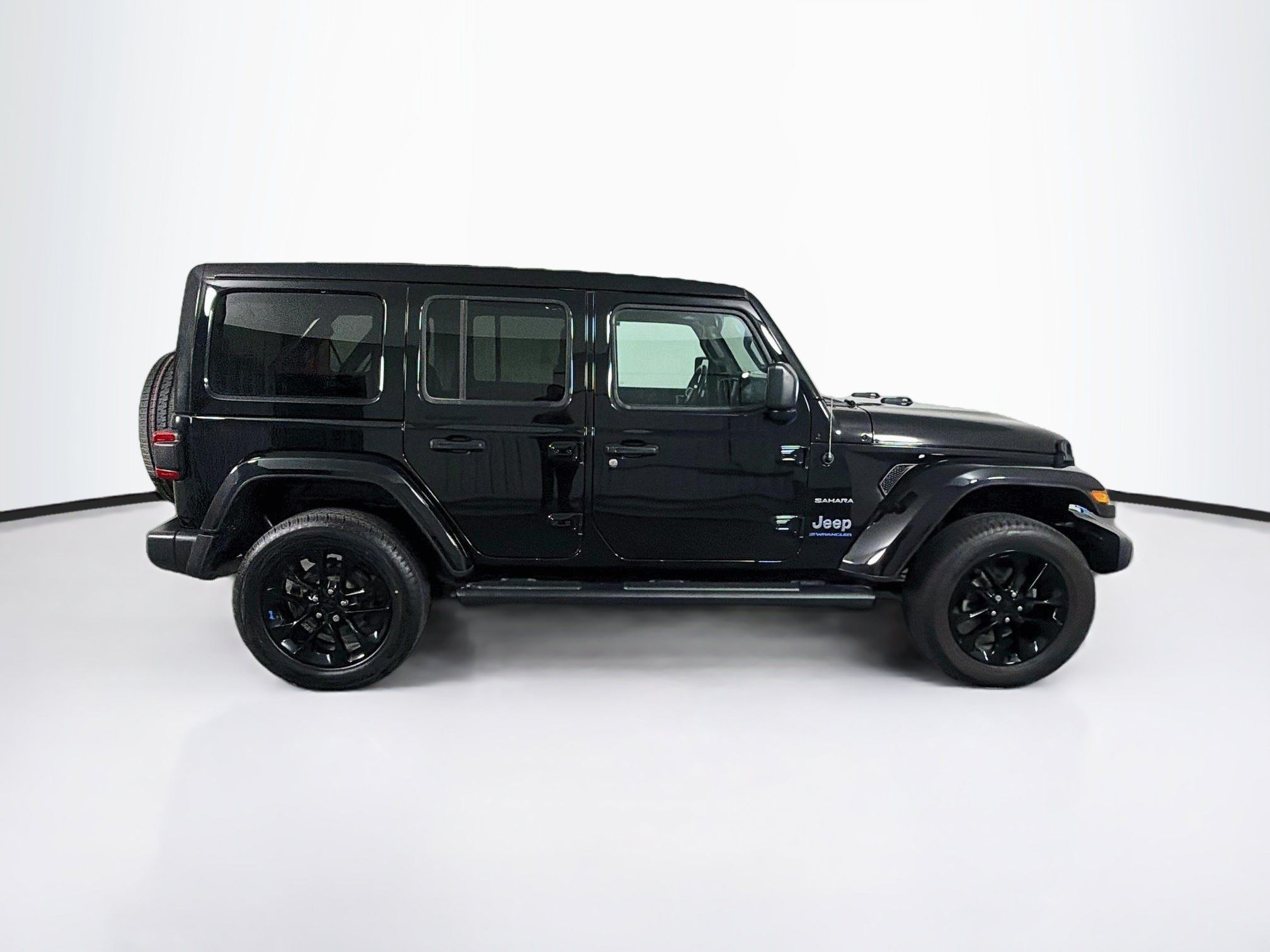 Used 2023 Jeep Wrangler Unlimited Sahara w/ Cold Weather Group AWD/4WD image 10