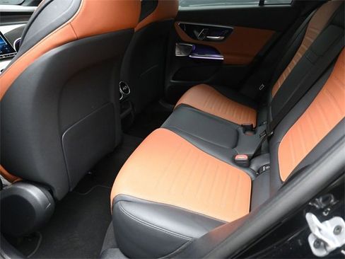 Used 2025 Mercedes-Benz GLC 300 image 21