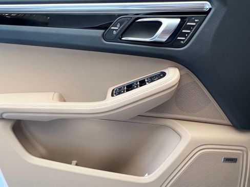 Certified 2023 Porsche Macan Turbo AWD/4WD image 19