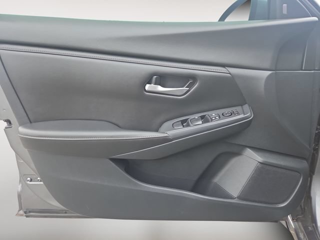 Used 2021 Nissan Sentra SV FWD image 16
