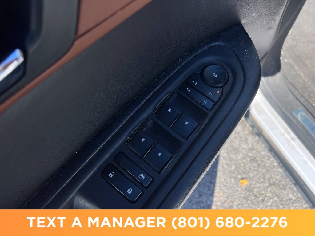 Used 2016 Chevrolet Traverse LTZ FWD image 13