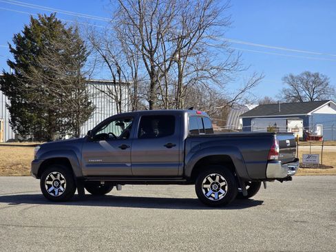 Used 2015 Toyota Tacoma PreRunner w/ SR5 Package image 10