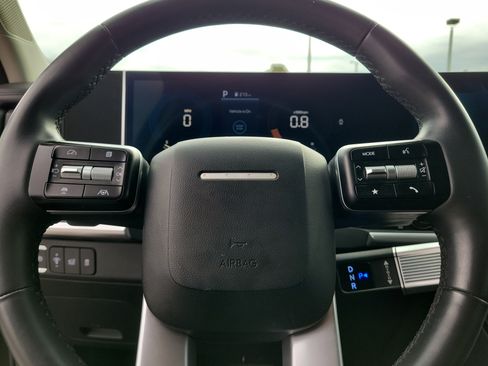 Used 2025 Hyundai Santa Fe SEL FWD image 18