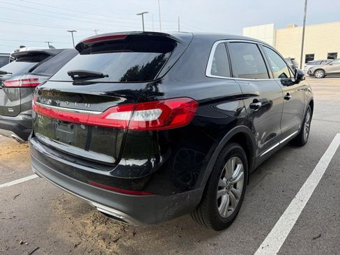 Used 2018 Lincoln MKX Reserve w/ Driver Assistance Package FWD image 2