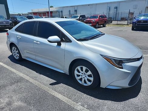Used 2022 Toyota Corolla LE FWD image 15