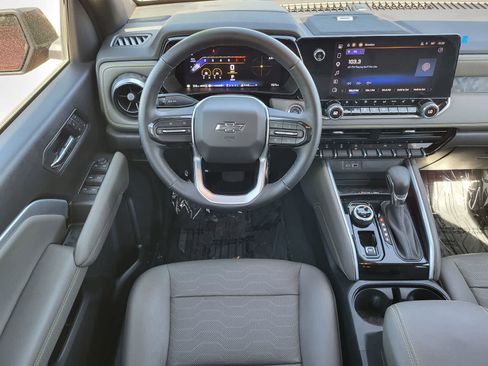 Used 2025 Chevrolet Colorado ZR2 w/ Technology Package AWD/4WD image 28