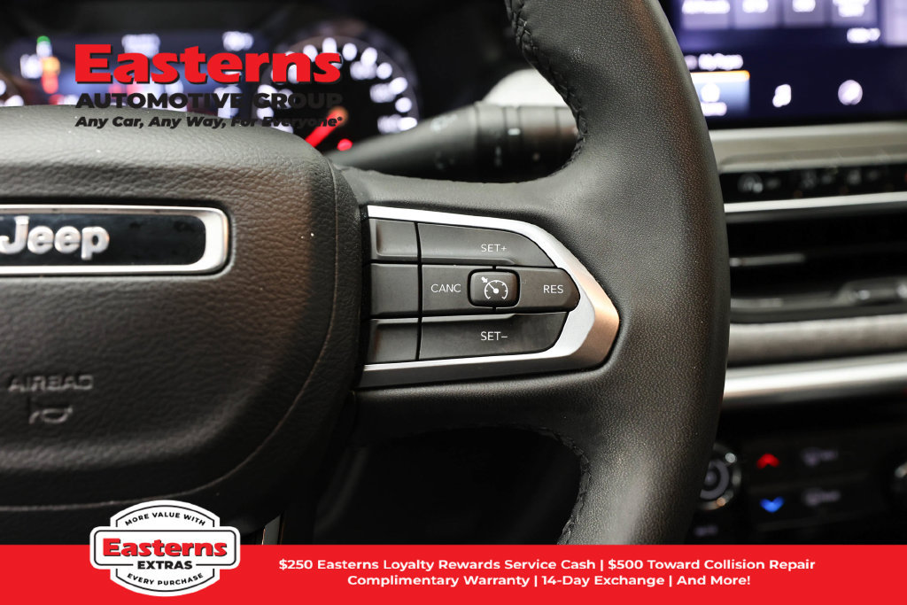 Used 2024 Jeep Compass Latitude AWD/4WD image 16