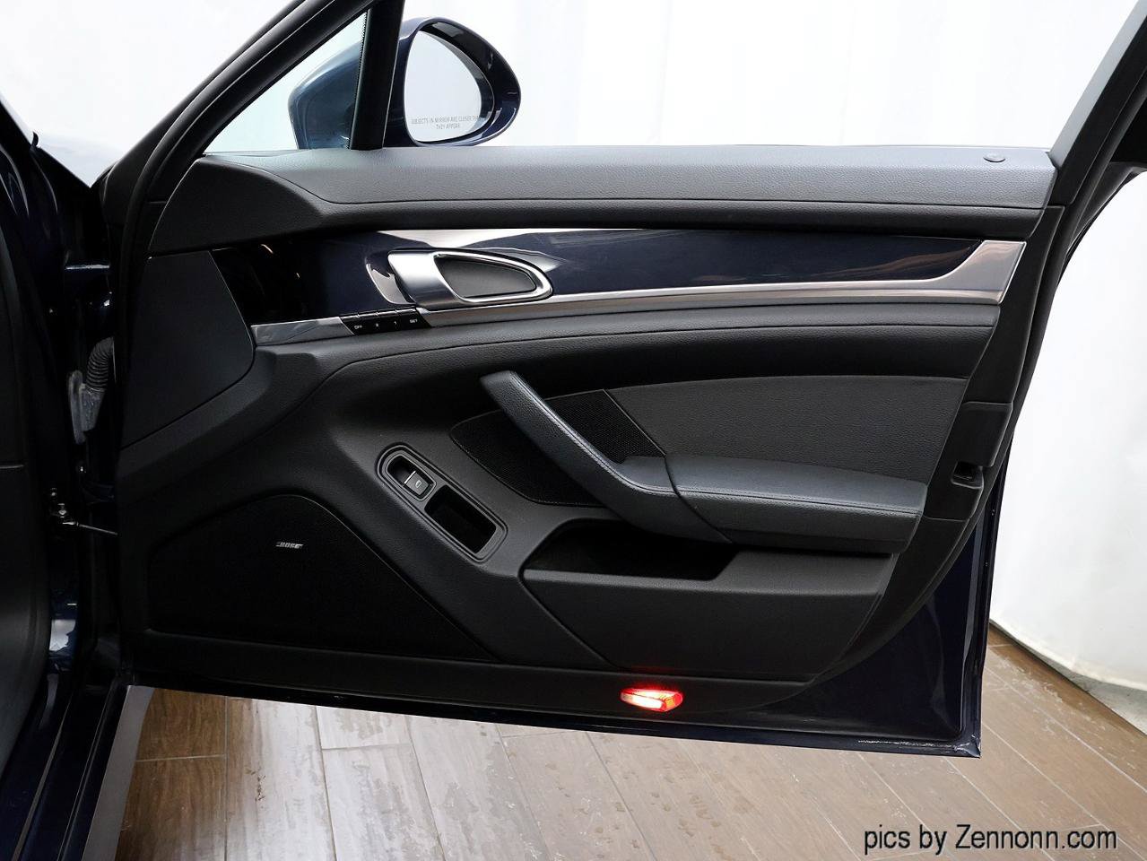 Used 2012 Porsche Panamera 4 image 33