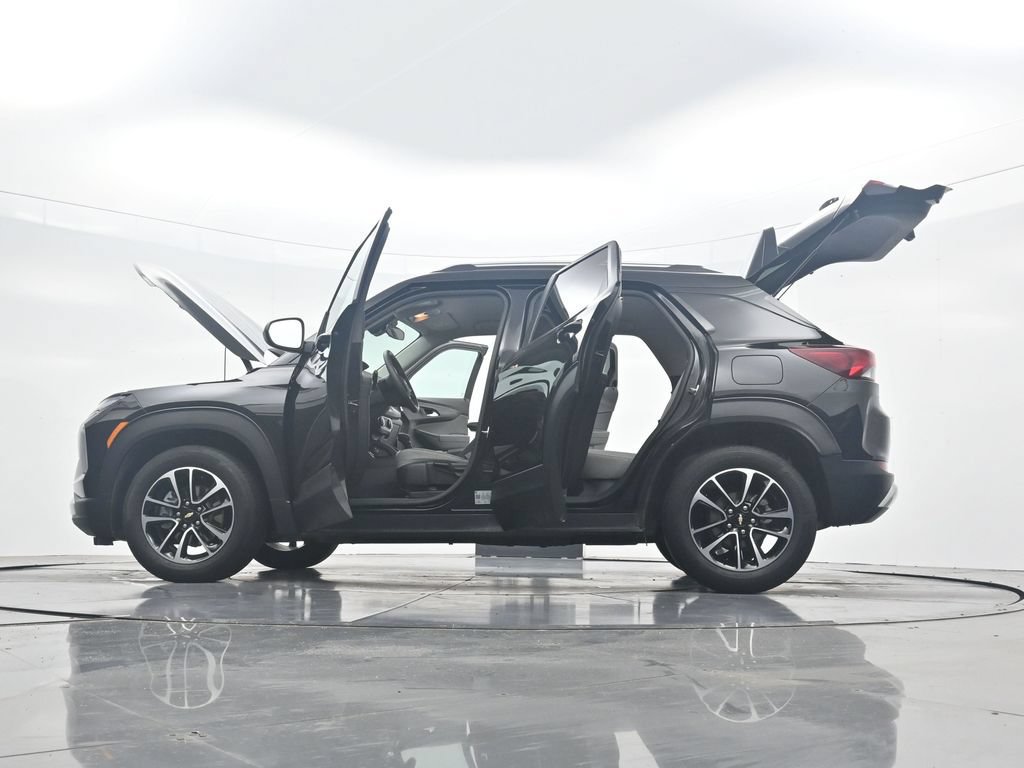 Used 2025 Chevrolet TrailBlazer LT FWD image 52