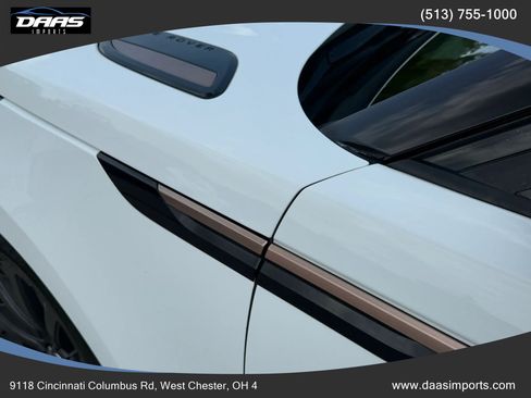 Used 2018 Land Rover Range Rover Velar R-Dynamic SE AWD/4WD image 9