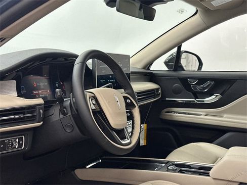 New 2026 Lincoln Corsair Premiere image 16