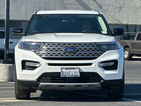 Used 2021 Ford Explorer Limited w/ Equipment Group 301A AWD/4WD image 9