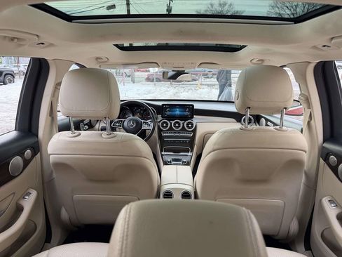 Used 2021 Mercedes-Benz GLC 300 4MATIC image 21