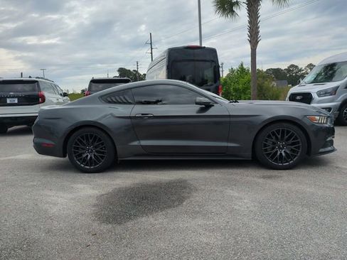 Used 2017 Ford Mustang Coupe RWD image 3