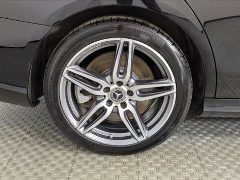 Used 2018 Mercedes-Benz E 400 4MATIC Sedan image 38