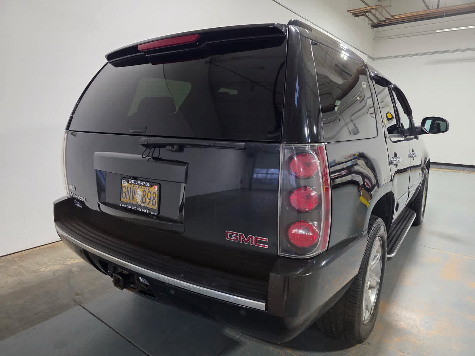Used 2012 GMC Yukon Denali AWD/4WD image 5