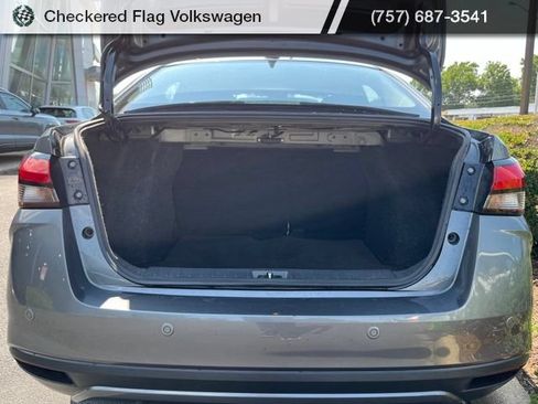 Used 2024 Nissan Versa SR FWD image 31