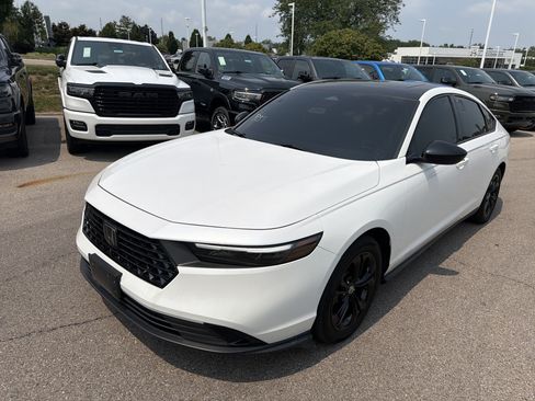 Used 2025 Honda Accord SE image 4