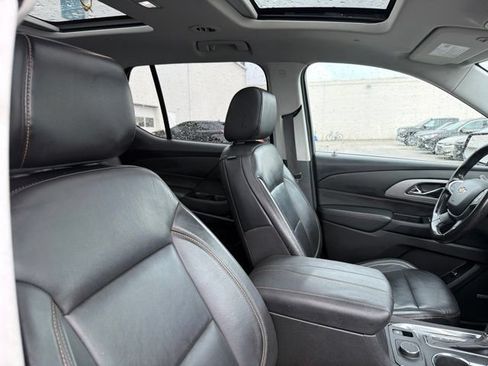 Used 2018 Chevrolet Traverse LT FWD image 19